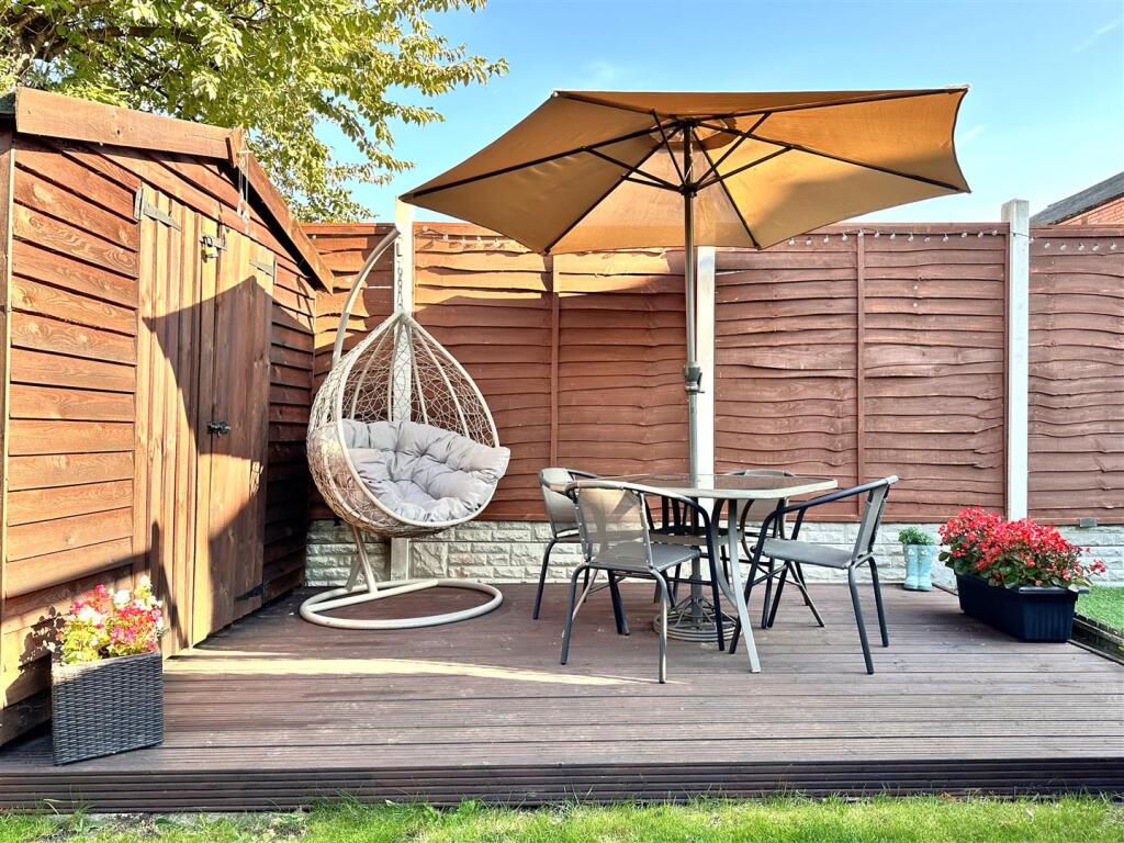 Secluded Seating Space 102