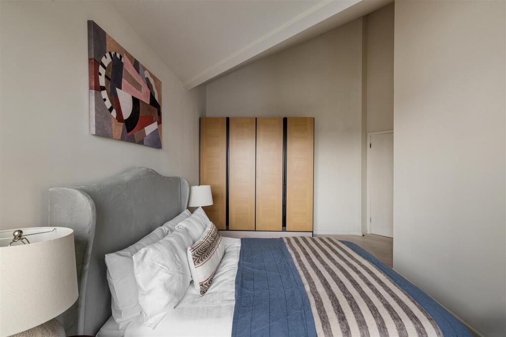 Harley Court, E11