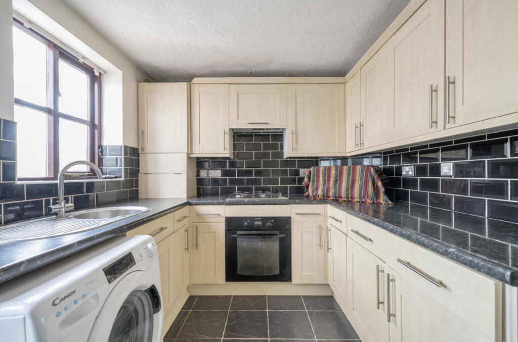 1301761-16-6846d2...