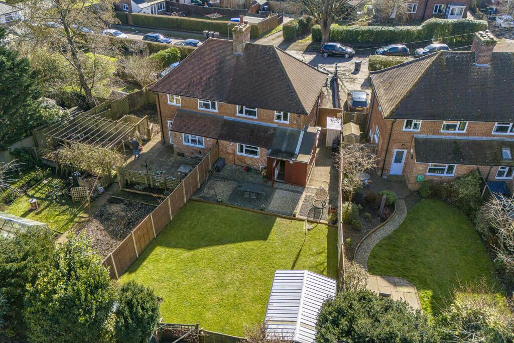 3 Jubilee Road, HP13 5TP-4.jpg