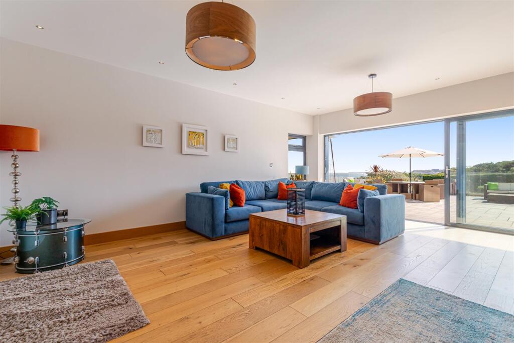 A26 - Bascombe Road, Brixham, Eastleigh House - 25