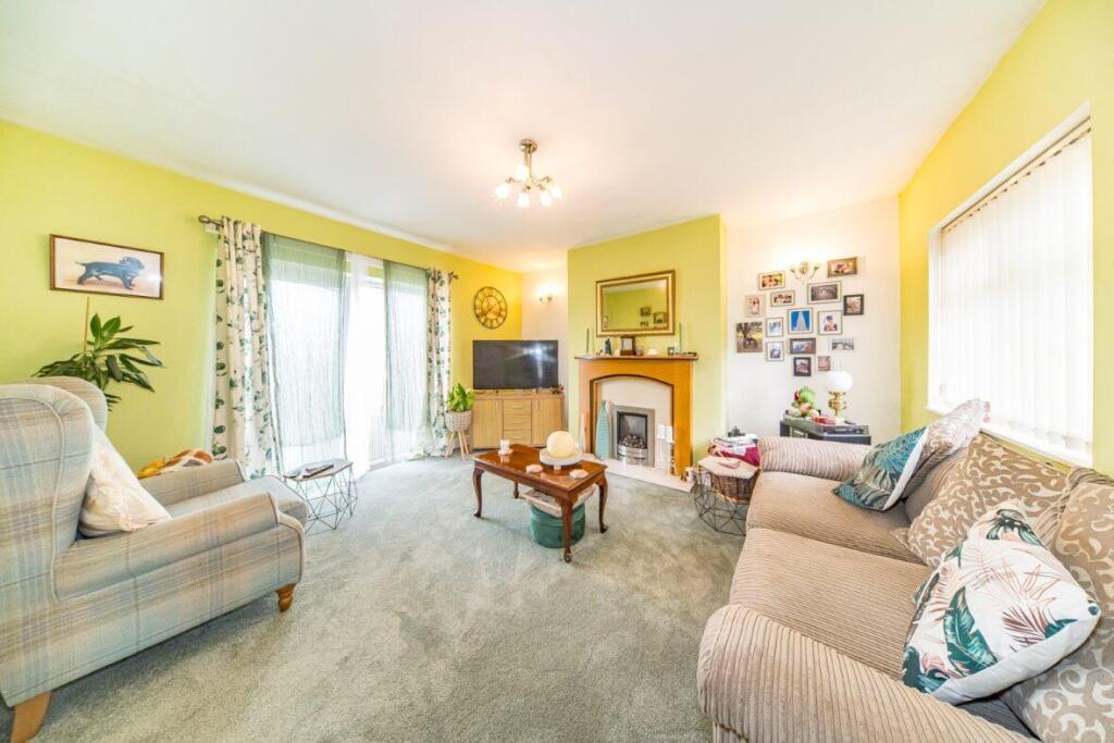 34 Manchester Road lounge.jpg