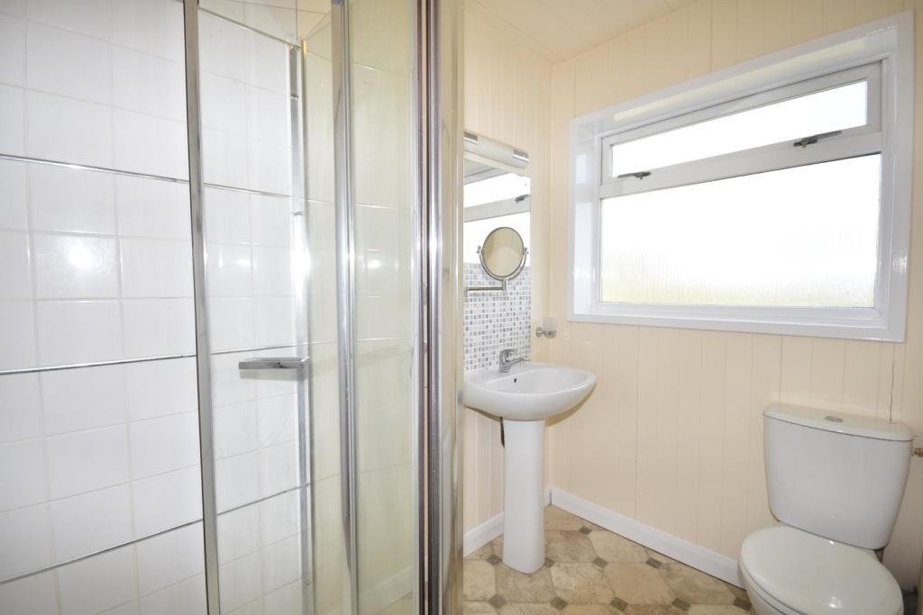 Shower Room.JPG
