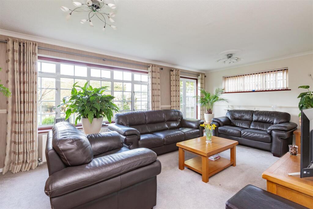 23 Chantry Avenue-HR7.jpg