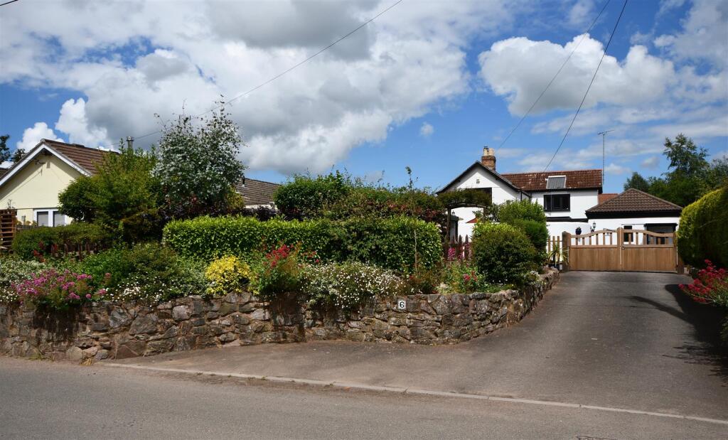 6 Taunton Road