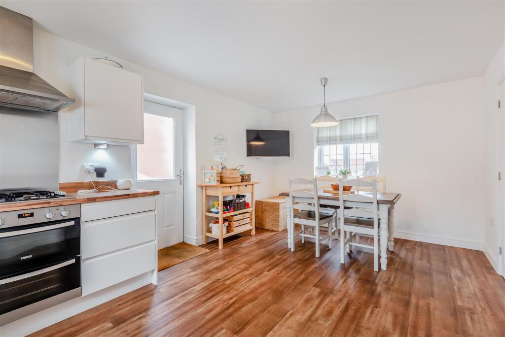 8571922-interior23.jpg