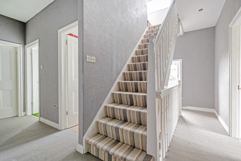 Frist Floor Landi...