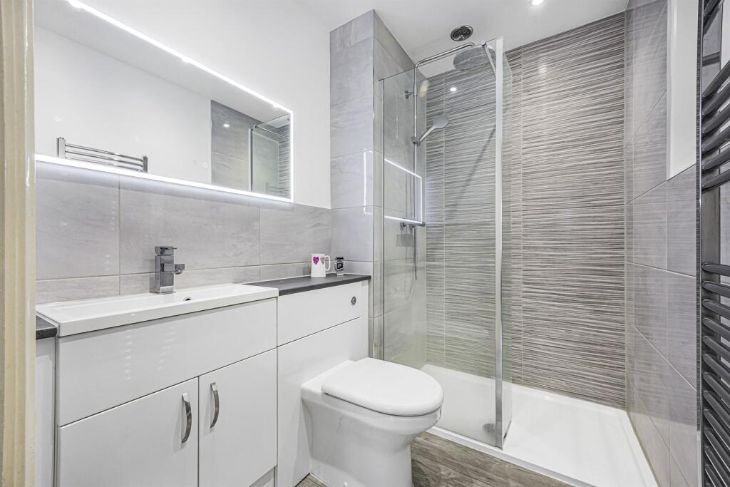 En Suite Shower Room