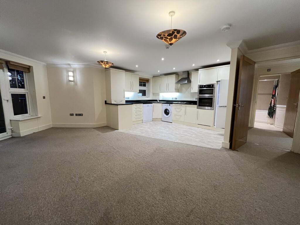 Lounge kitchen