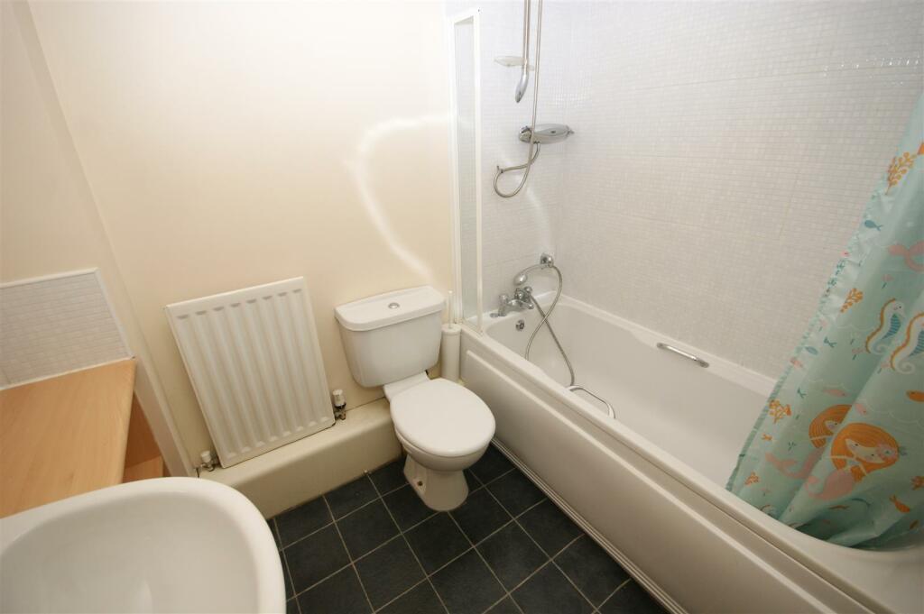 Bathroom.JPG