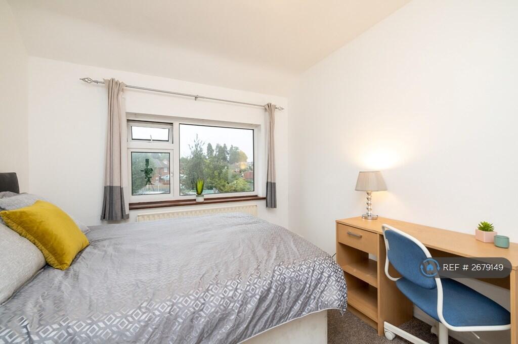 Desk &amp; Wardrobes