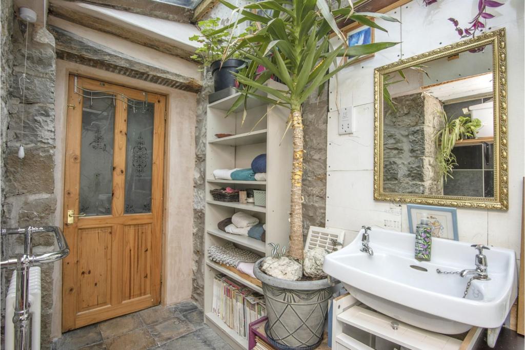 Downstairs Bathroom