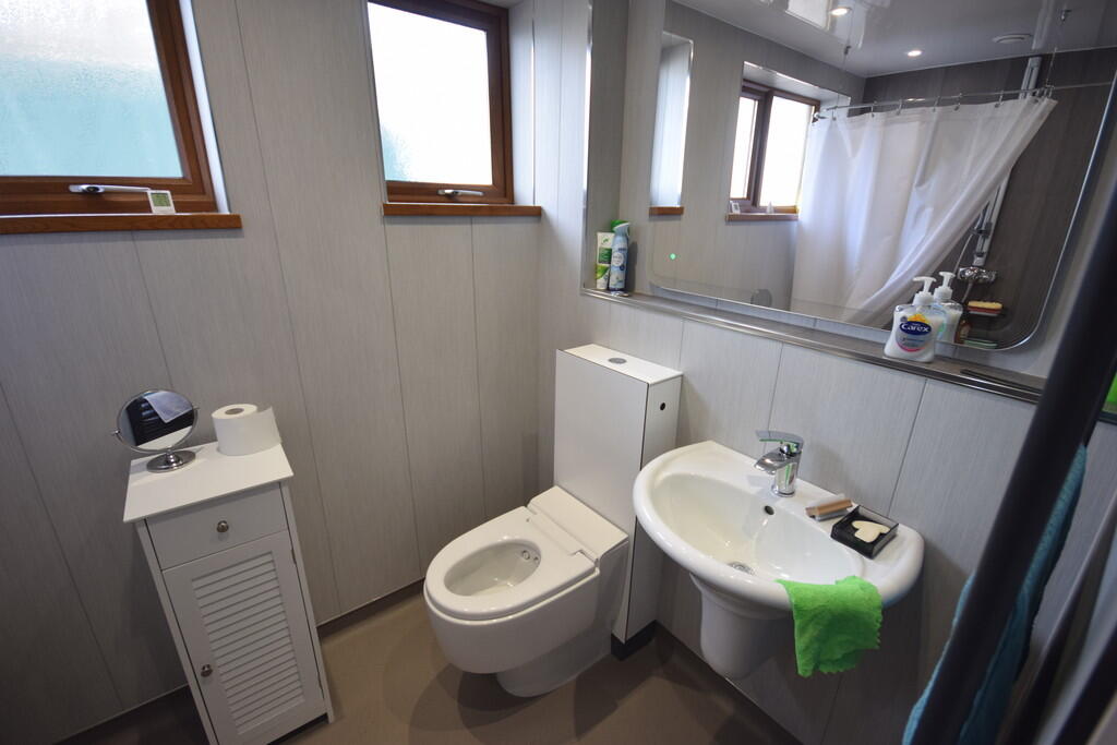 WET ROOM