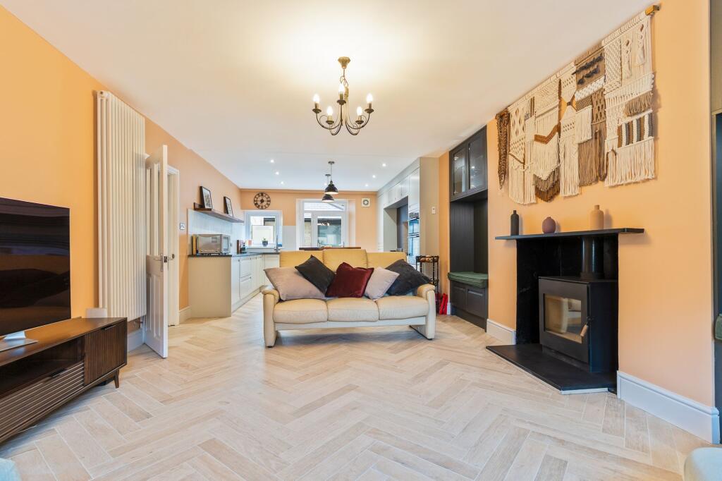 Kitchen/Dining