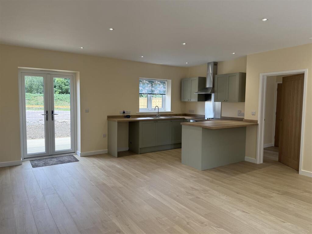 Living room/kitchen