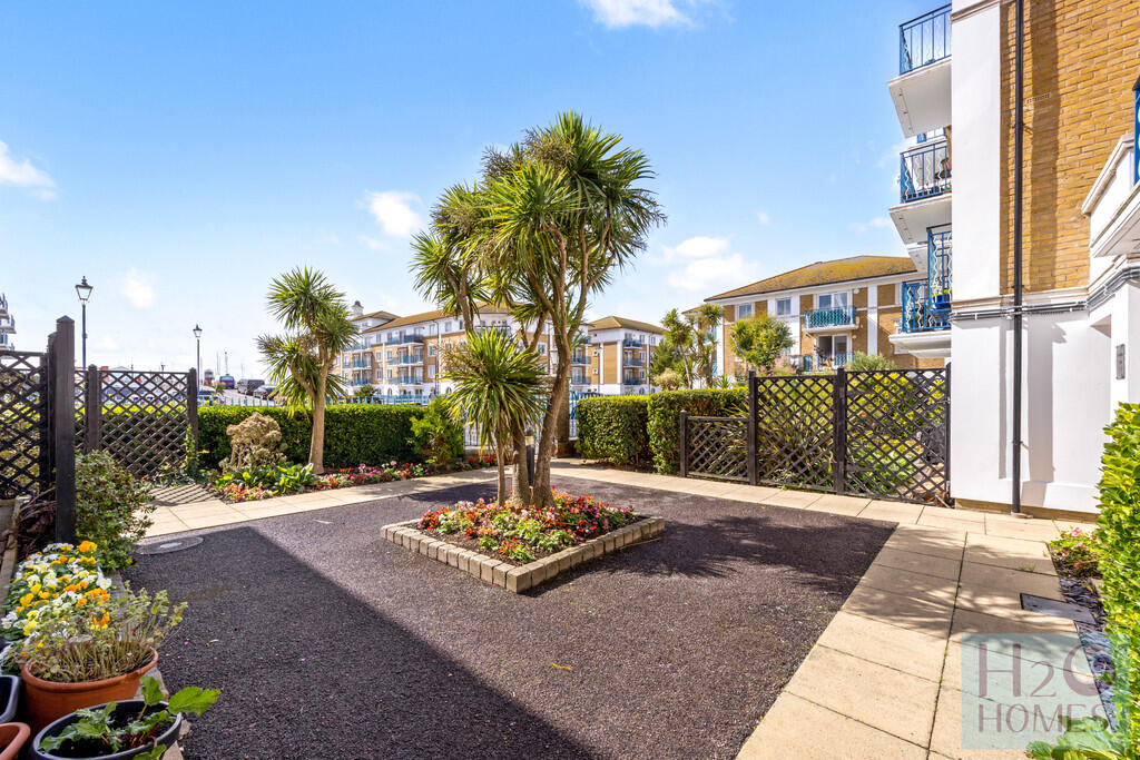 Hamilton Court 18...