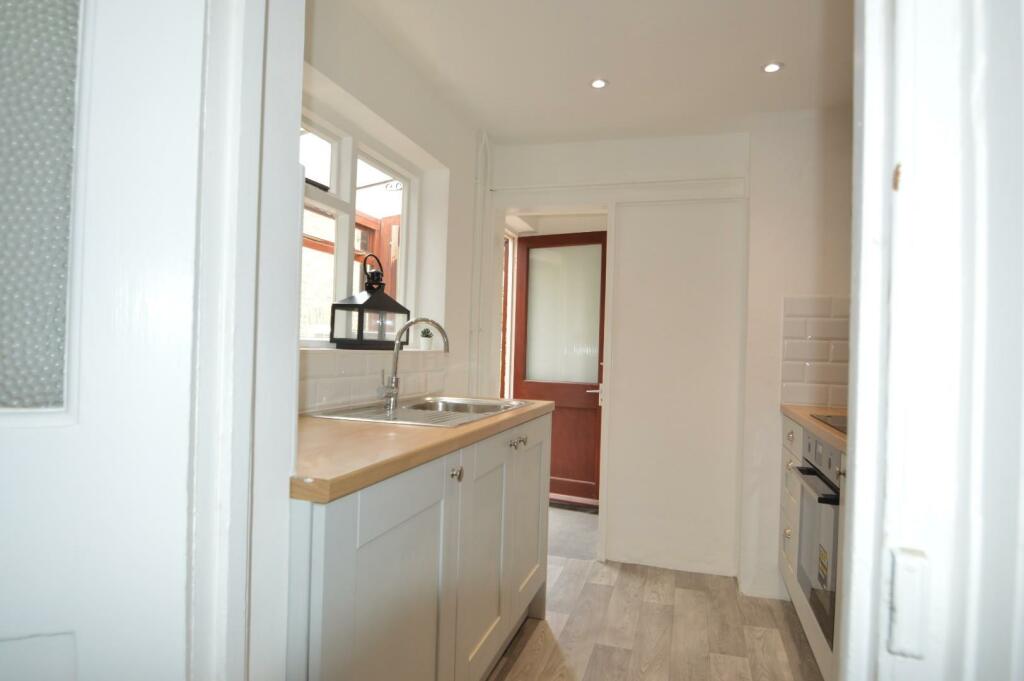 Kitchen1.JPG