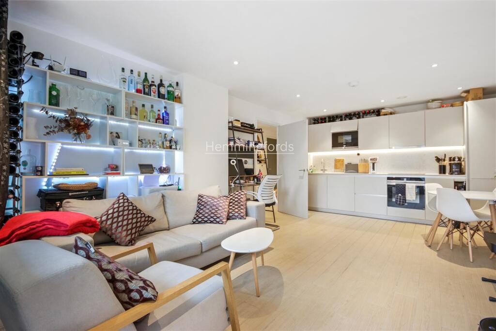 03-76849 - AM - Flat 2, 3 Ann street N1 7 FF-9-log