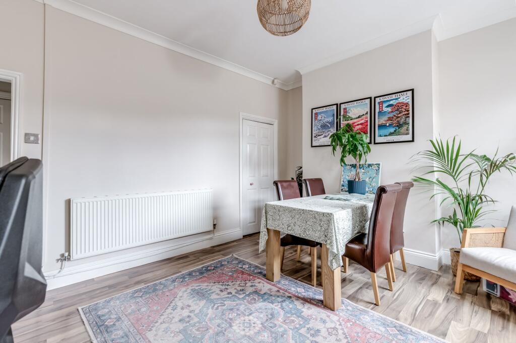 Sitting / Dining room