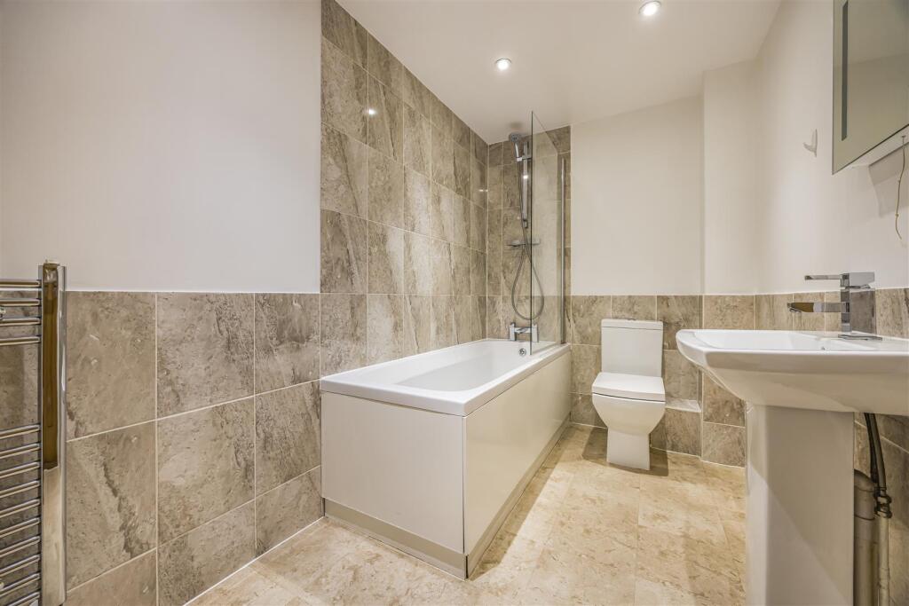 Flat 17, 29-31 Kingston Crescent, Portsmouth-Porti