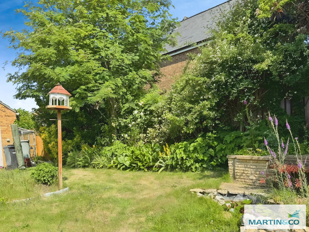 1010c357-garden 2...