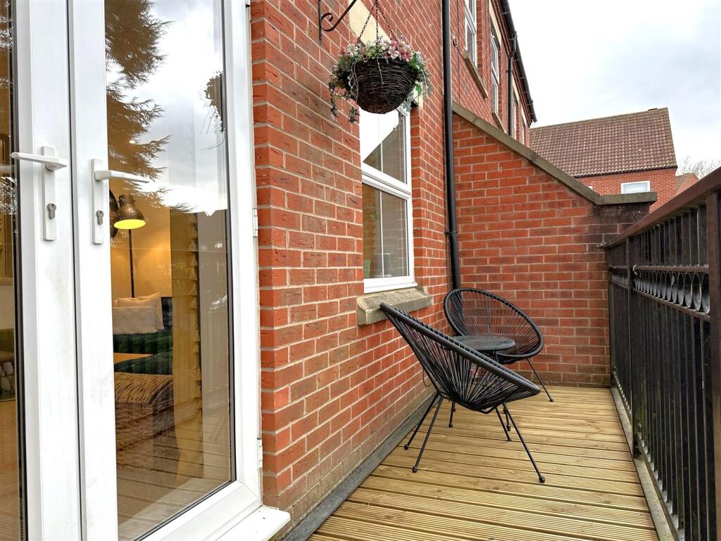 First Floor Balcony 187