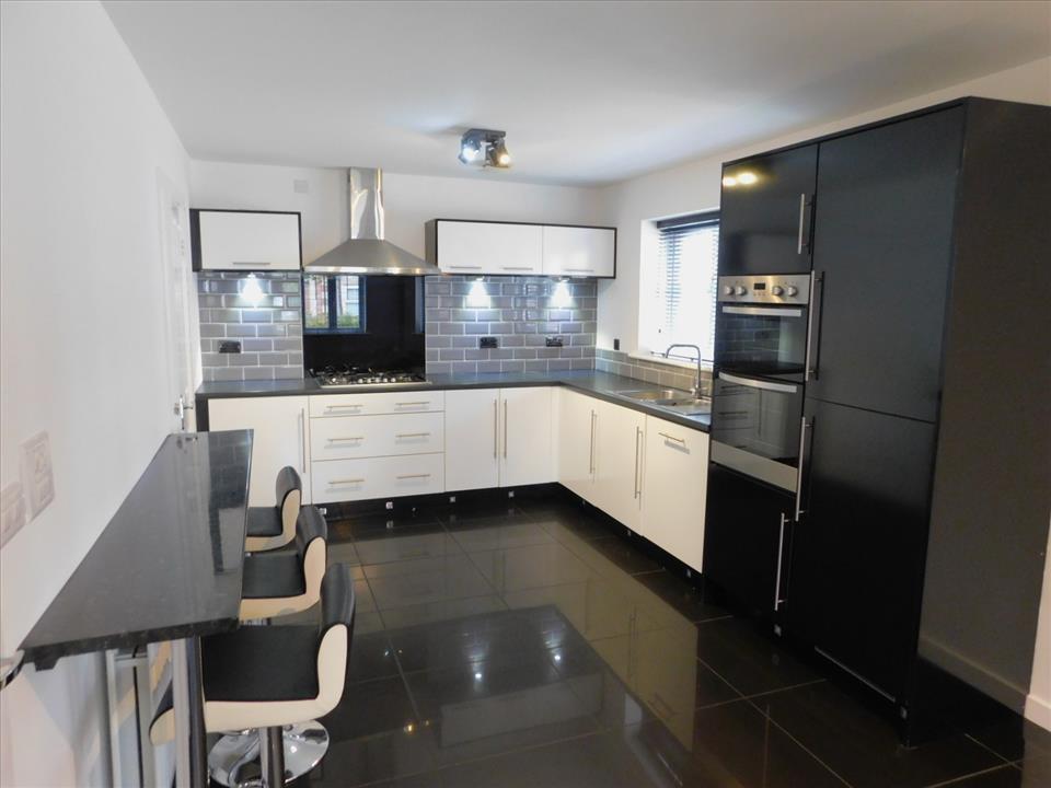 KITCHEN/DINING/FAMILY ROOM