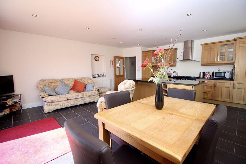 Kitchen/Living
