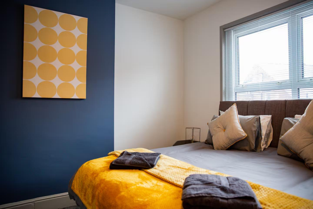 Bedroom 1 Chimney.png