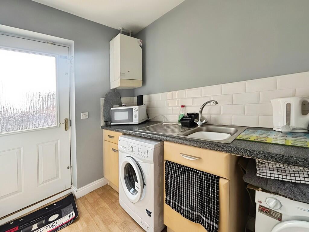 10232004-WhatsApp...