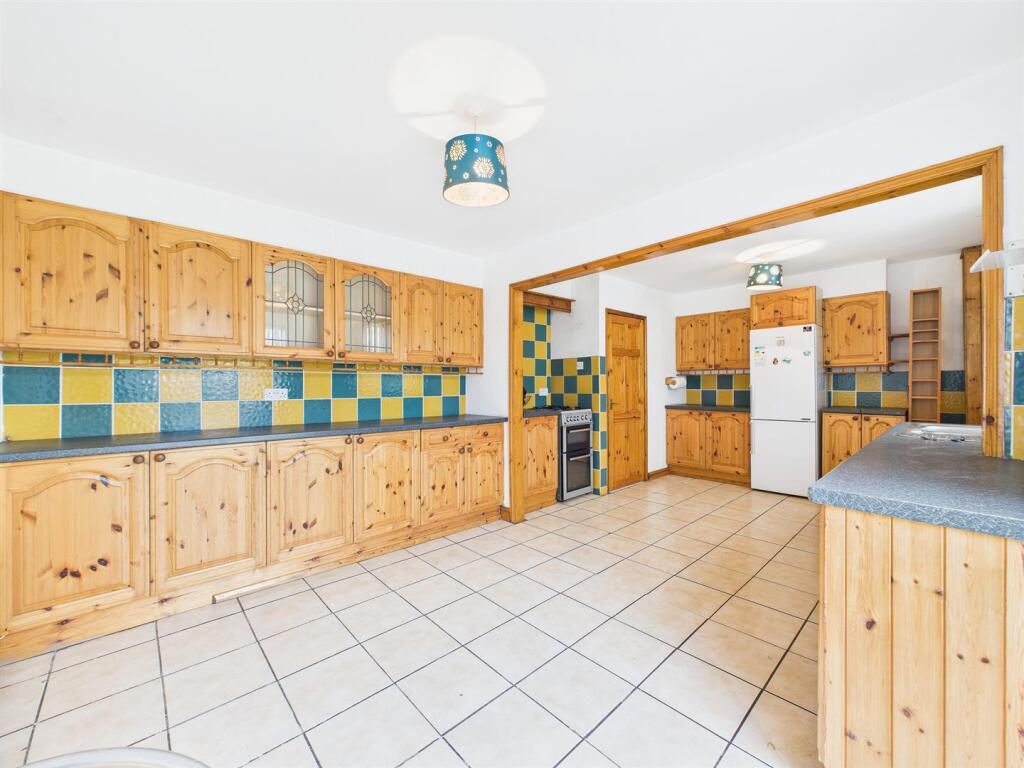 4 - Three Bedroom House for Auction, Hanham.jpg