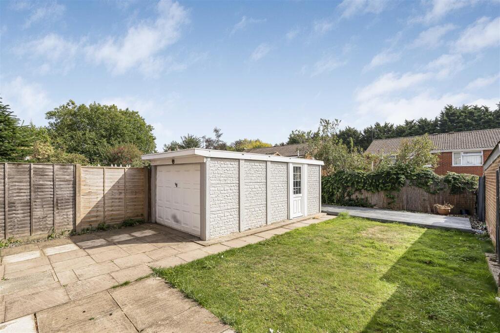 18 Boundary Road, Lutterworth (23).jpg