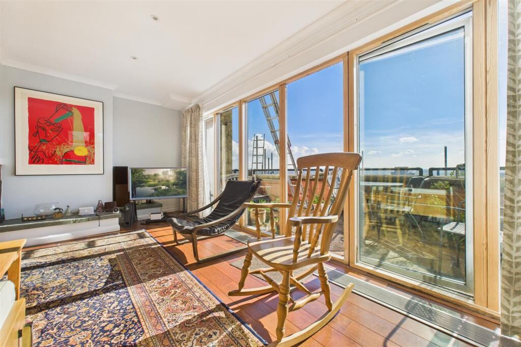 The Penthouse, 12 Kingsdown Parade, Bristol, BS6 5