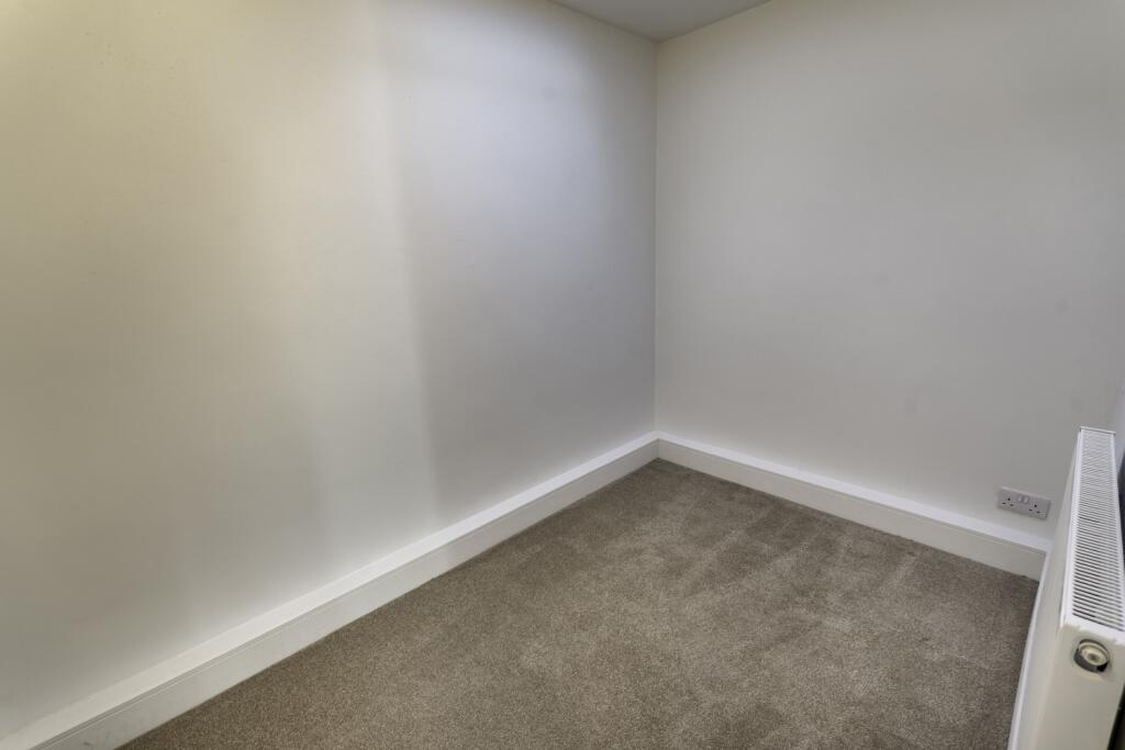 Estate Agents EweMove Scunthorpe - Bedroom 2