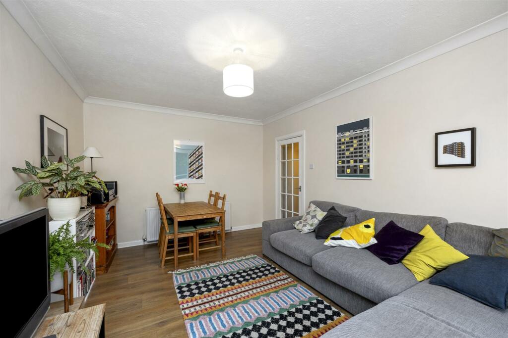 Living/dining room