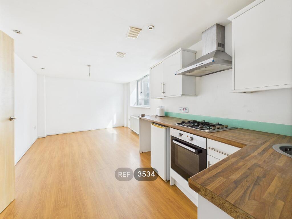 Kitchen/Living area