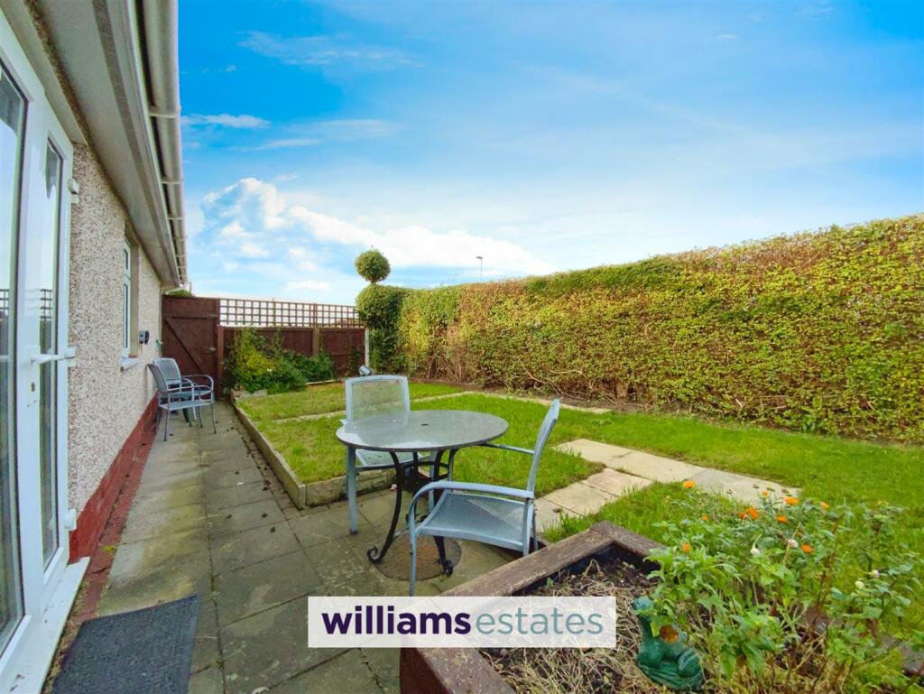 enclosed side garden