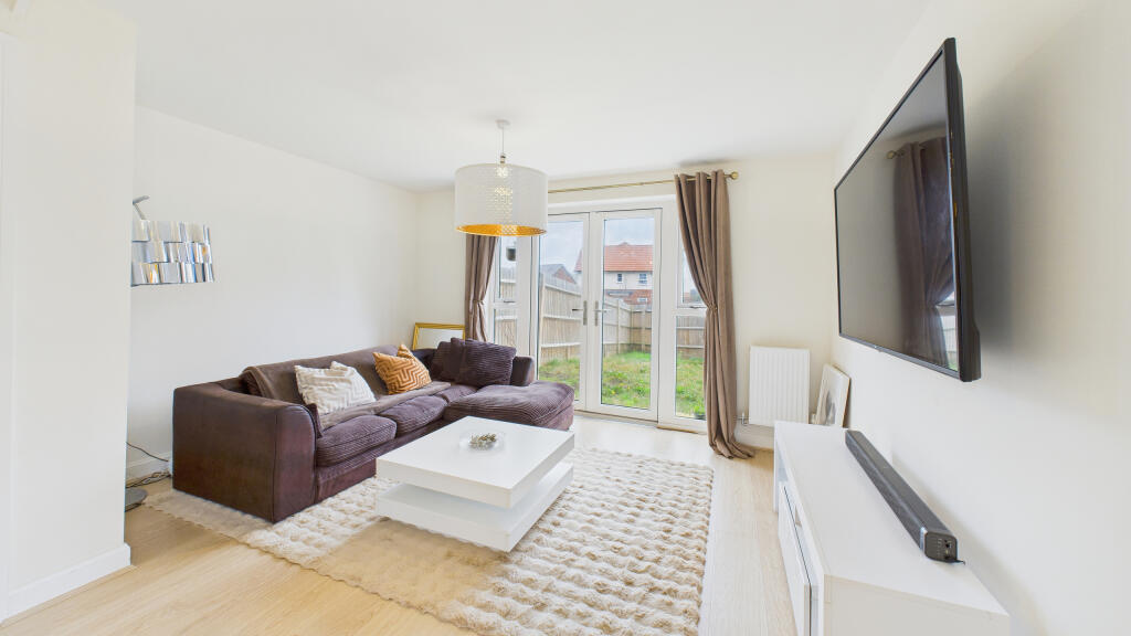 CAM04968G0-PR0063-STILL012