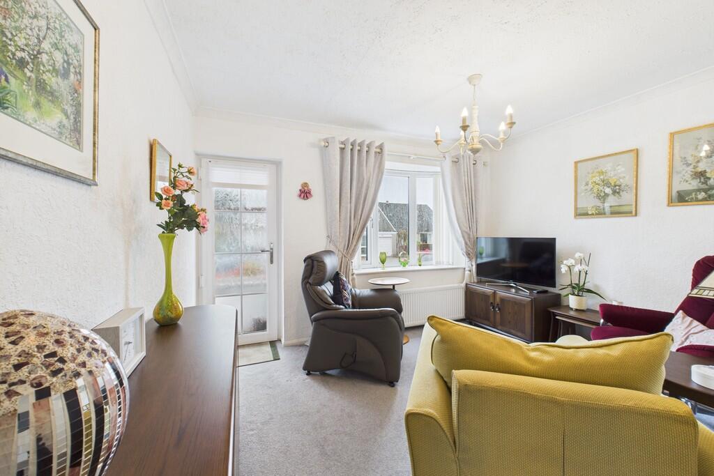 Sitting/Dining Ar...