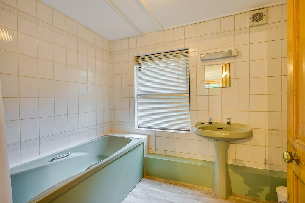En Suite Bathroom
