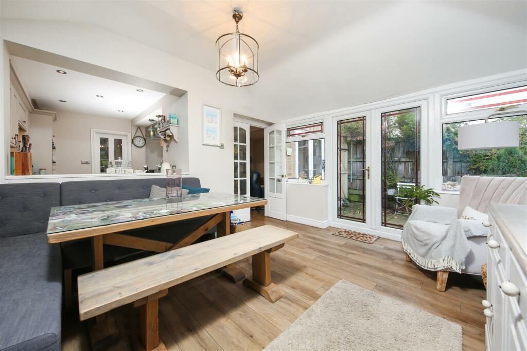 Dining Room2.jpg