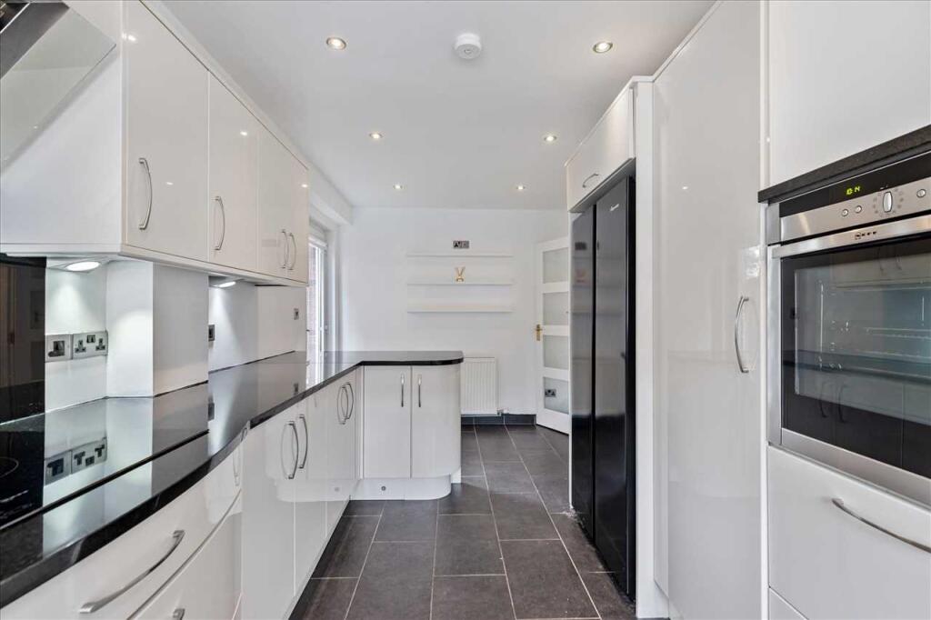 Breakfasting Kitchen