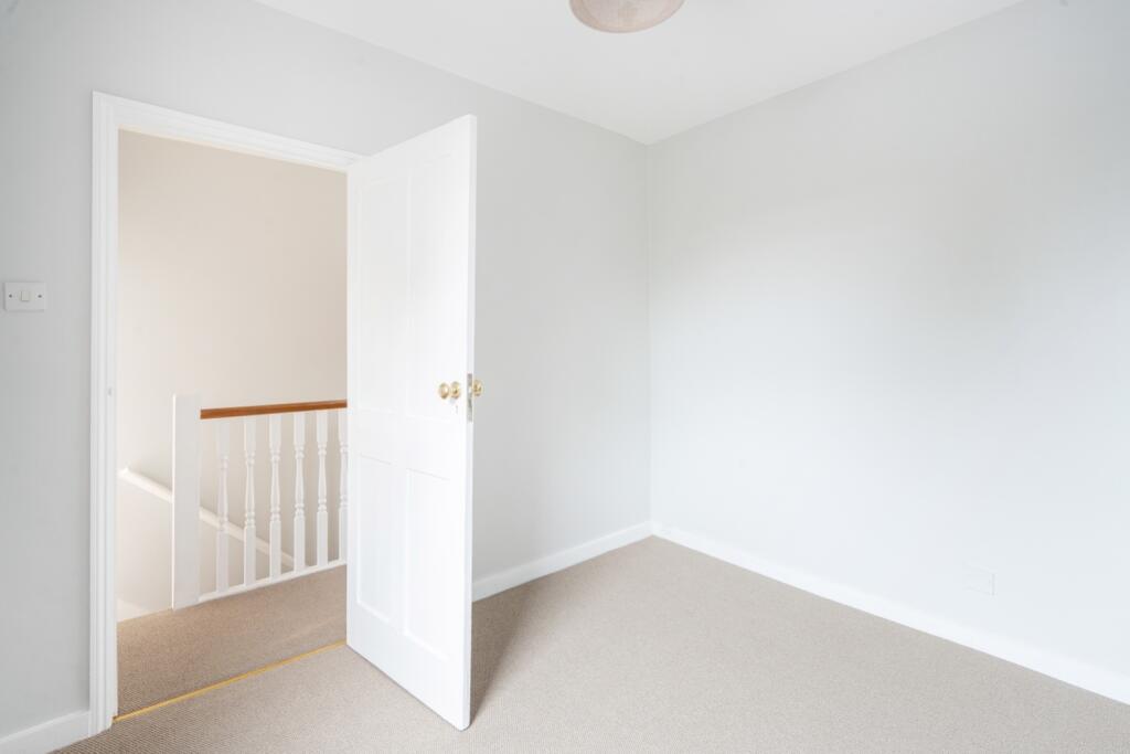 131 Kingston Road bedroom2