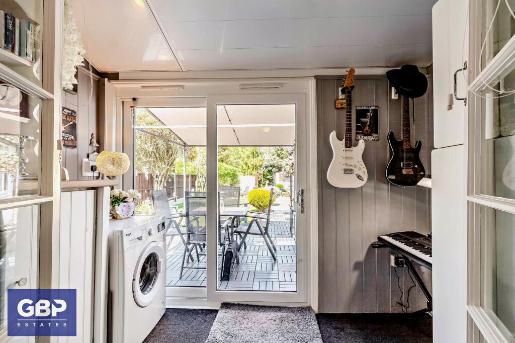 Outbuilding / Utility Room