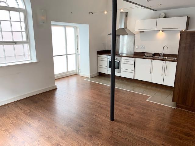 Lounge/Kitchen