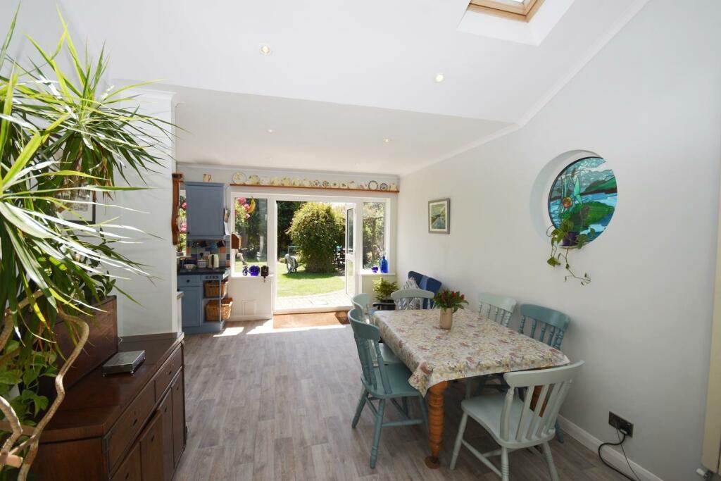 Kitchen  Sun Room.JPG