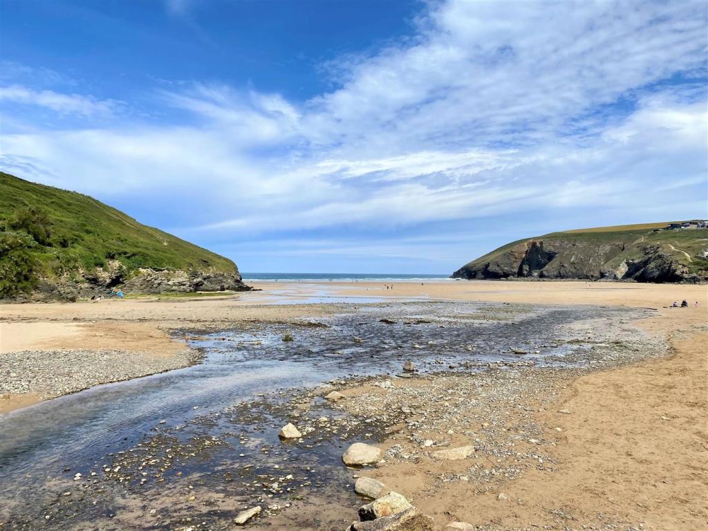 7 Riverside Court Mawgan Porth Beach