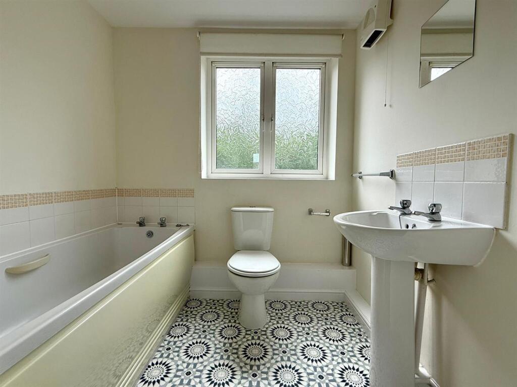 170 Saltash Bathroom.jpg