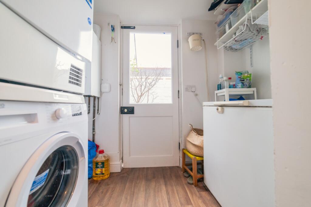 Call 02920 454555 to secure your viewing_19