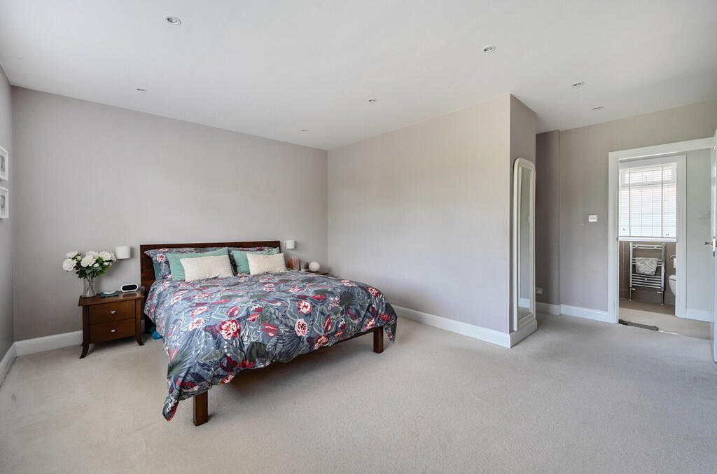 1290471-9-683d99f...